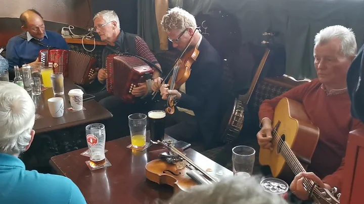 Session at the Willie Clancy Festival