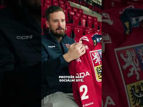 Co říká na 🟡 zlaté prvky na nových reprezentačních dresech mistr světa Honza Ščotka? 😍 #shorts
