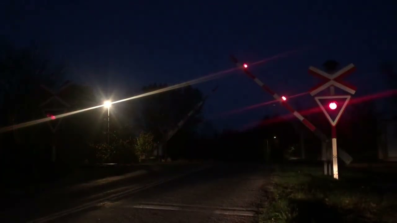 Jernbaneoverskæring i Årslev (ft. Danish Train Photography)