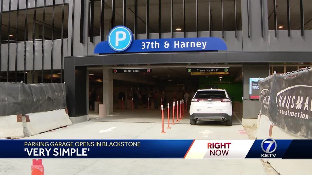New parking garage opens in Blackstone