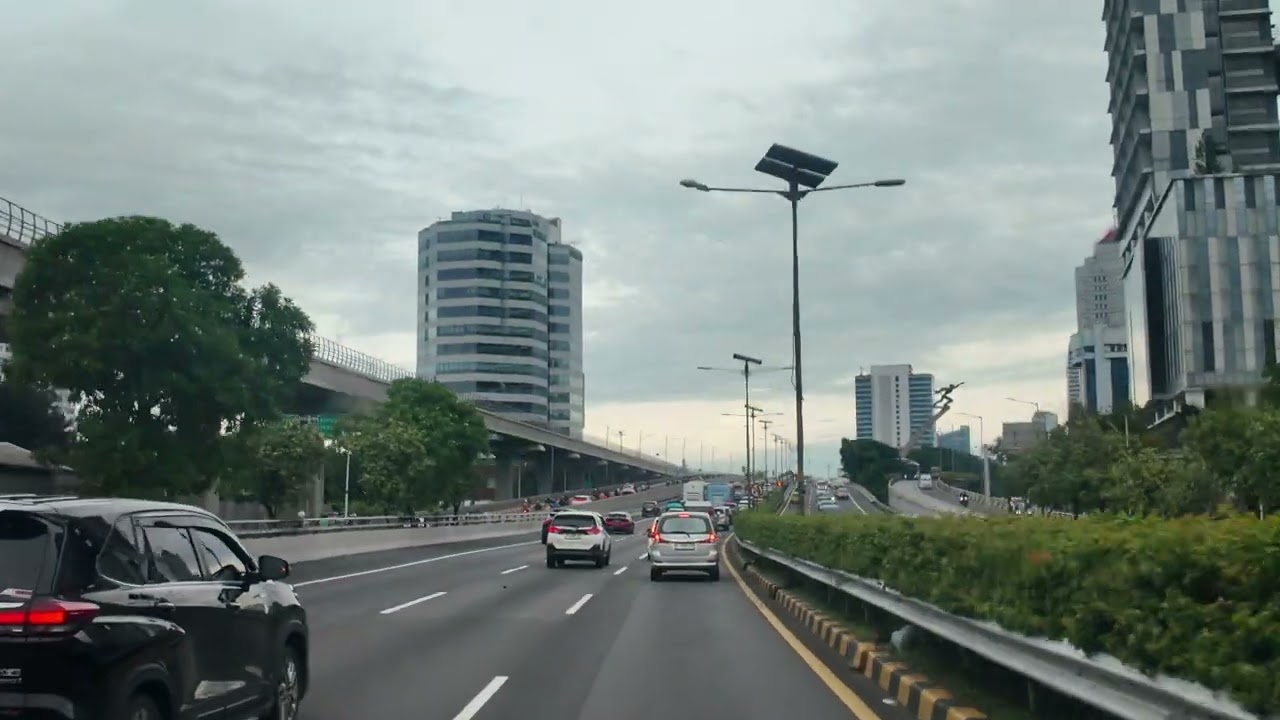 Situasi lalu lintas Tol Dalam Kota, 28 Desember 2025 