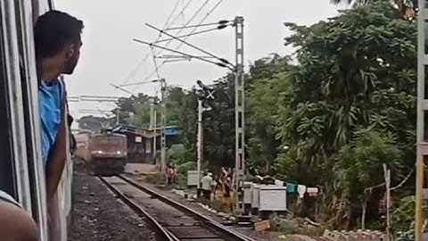 🔥dangerous overtake | hool express | towards howrah junction | Indian Railways