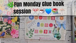 Fun Monday Glue book session ✂☕ #nofussgluebooksession