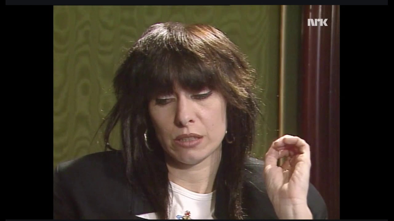 Interview with Chrissie Hynde on Norwegian television 1990 - YouTube