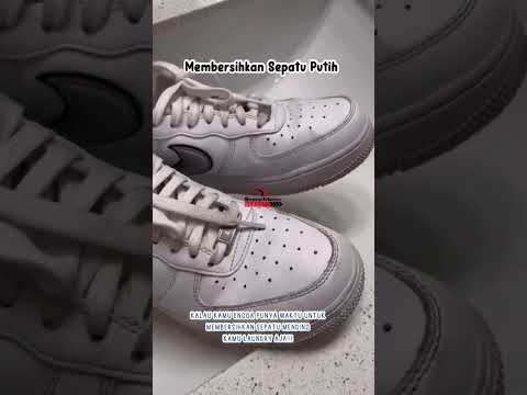 Video: 3 Cara Membersihkan Karet pada Sepatu