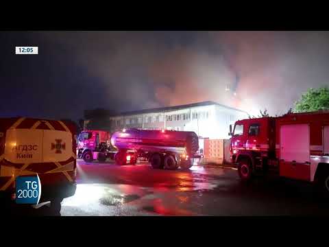 Video Ucraina, nuova notte di attacchi su Kiev. Colpite anche Kherson e Kharkiv