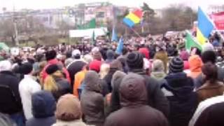 01.02.2009,cu putin timp dupa ora 12:00,la baza Dealului Patriarhiei din Bucuresti a avut loc un miting impotriva noilor legi guvernamentale,care au hotarat implementarea in noile pasapoarte si permis