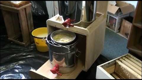 Honey-from the hive to the jar