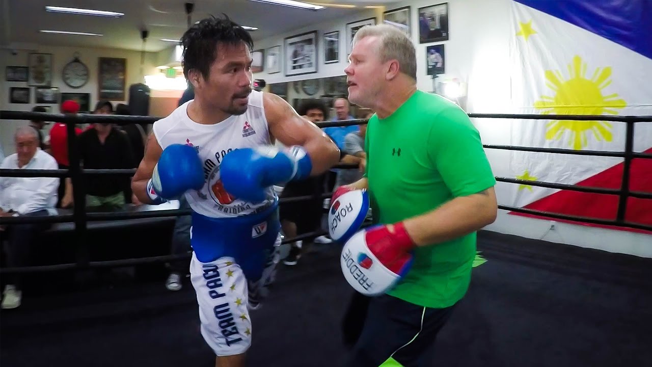 見えないパンチ 6階級制覇王者 パッキャオのミット打ちを体験できる動画 ロケットニュース24