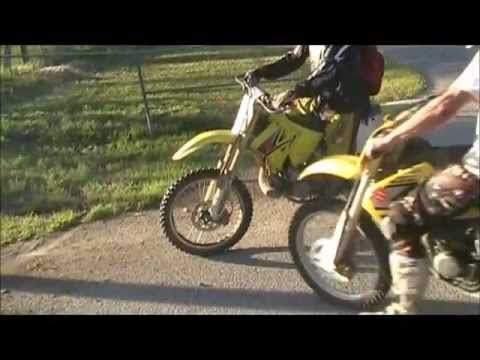 SUZUKI RM 125 VS SUZUKI RM 250 Straight up Drag Race