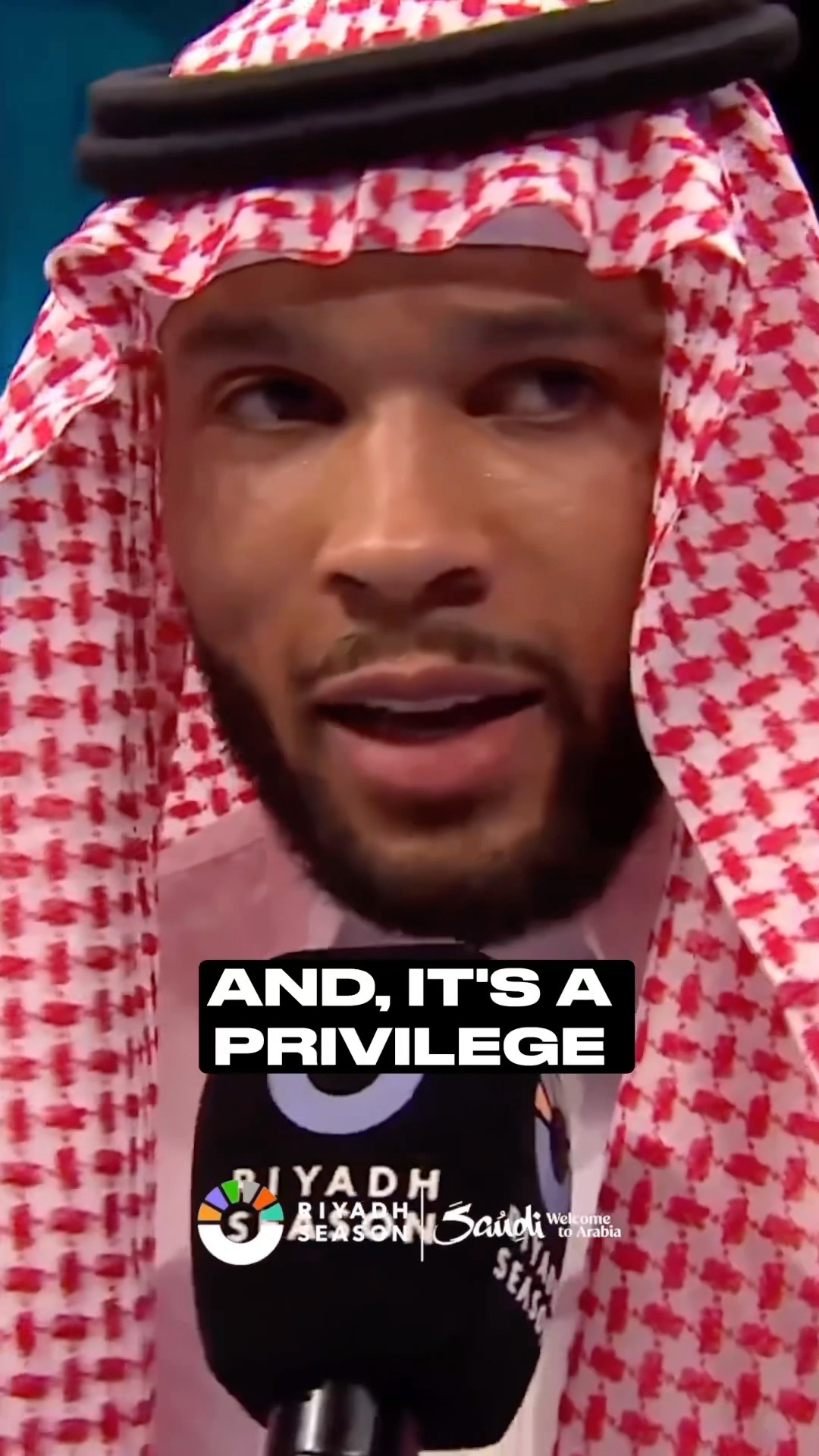 CEJ embracing the culture ? #boxing #beterbievbivol #riyadhseason