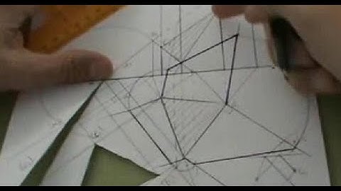 Desarrollo de prisma recto truncado de base triangular equilátera