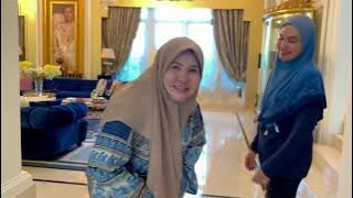 Menantu pakaikan tudung