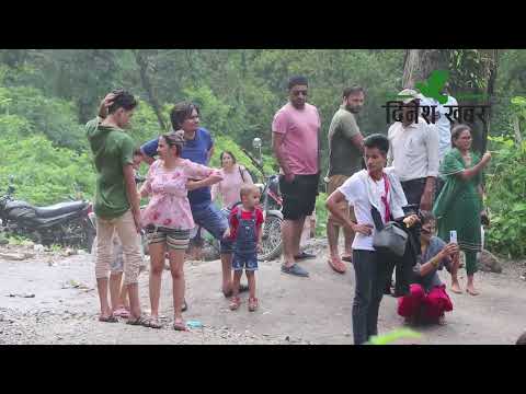 डोटीको बुडर छहरा झर्नामा अन्तरिक पर्यटक