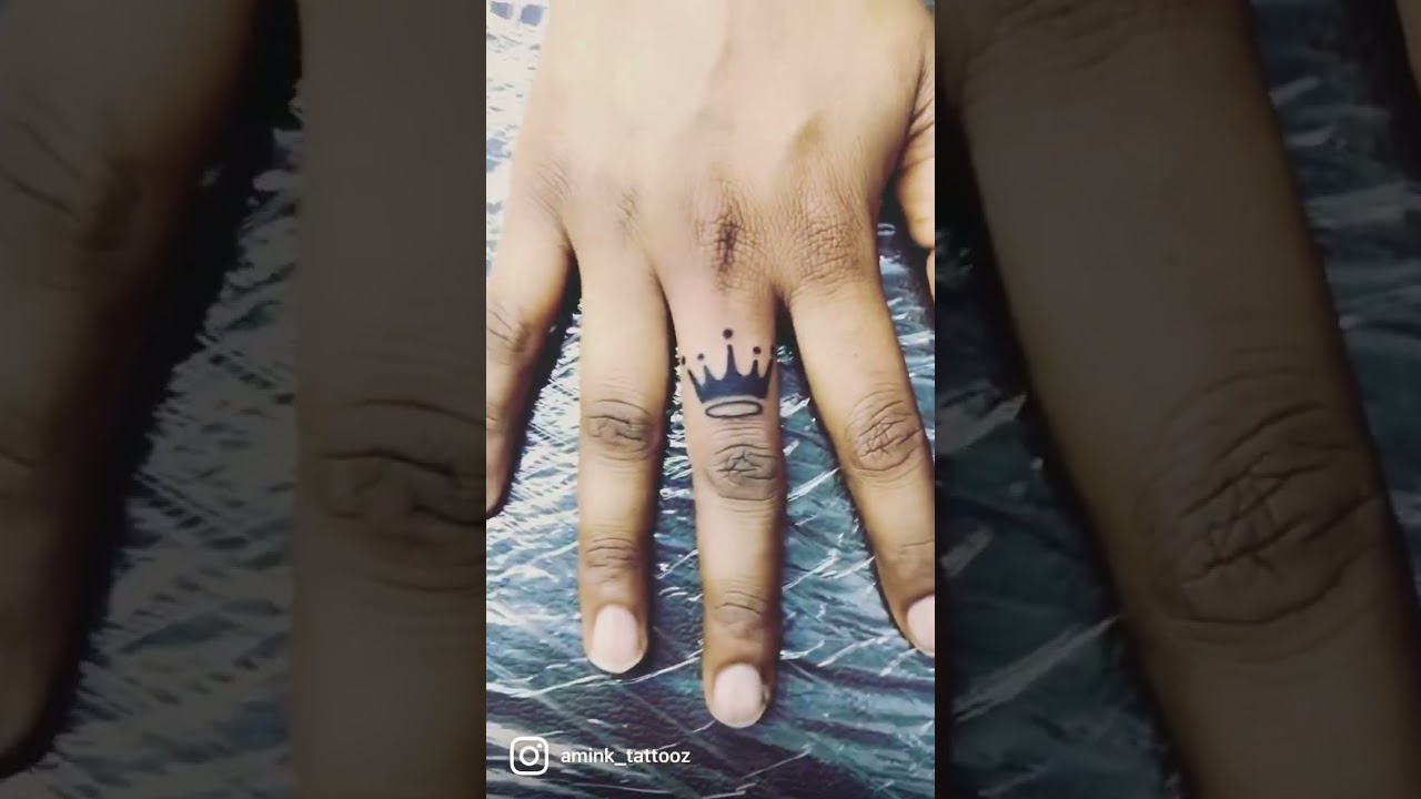 Tattoo uploaded by Mariella • 👑👸🏼 #queen #crown #crowntattoos #inkedgirl  #finger #fingertattoo #loveit • Tattoodo
