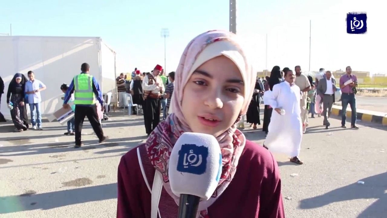 أهالي مدينة المفرق يؤدون صلاة عيد الفطر السعيد - (25-6-2017)