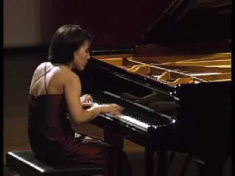 Ching-Yun Hu performs Chopin Etude Op. 10 No. 2