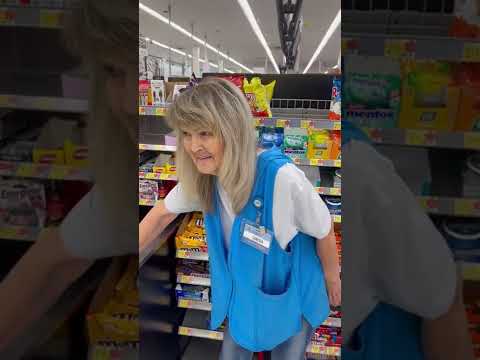Walmart needs to give this woman a raise #viralvideo #trending #comedy #fyp #funny #trendingshorts