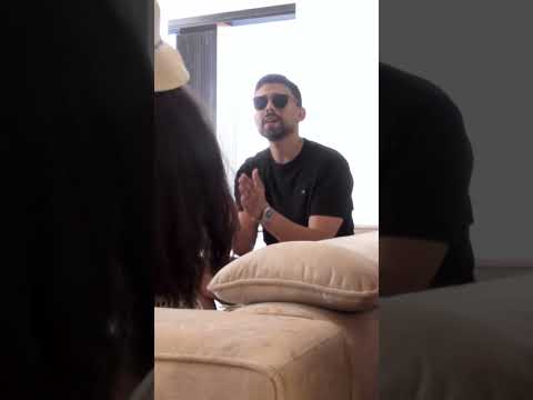 أداء غنائي من صابرين وسط أجواء مرحة داخل القصر