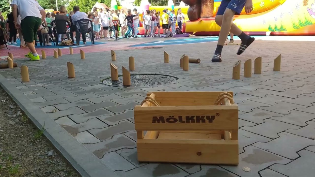 Rozgrywki w Mölkky w SP2 im. Jana Pawła II z okazji Dnia Dziecka; Pińczów, Poniedziałek, 02-06-25 r.