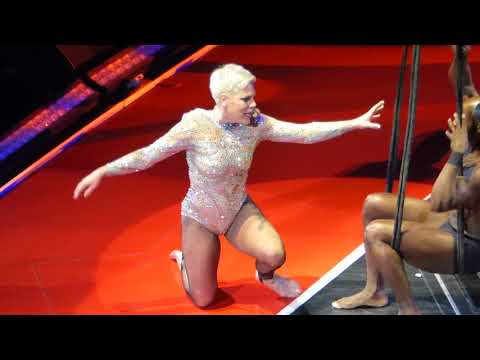 8/18 P!nk - Secrets (Aerial Performance) @ Capital One Arena, Washington, DC 4/17/18