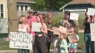 Chardon School District censures board member who monitored dress code while off-campus