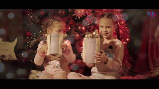 «НОВОГОДНИЕ ВКУСНЯШКИ...»🎄/ СОФИЯ АКМАЕВА и АННА АКМАЕВА (Новогодний ролик «АЗАРТ») «НОВОГОДНИЕ ВКУСНЯШКИ...»🎄/ СОФИЯ АКМАЕВА и АННА АКМАЕВА (Новогодний ролик «АЗАРТ»)