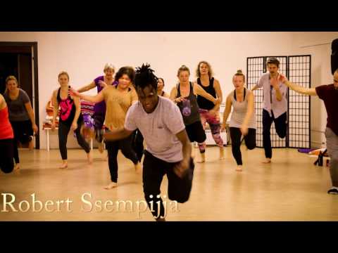 Afrikansk Dans med Robert Ssempijja
