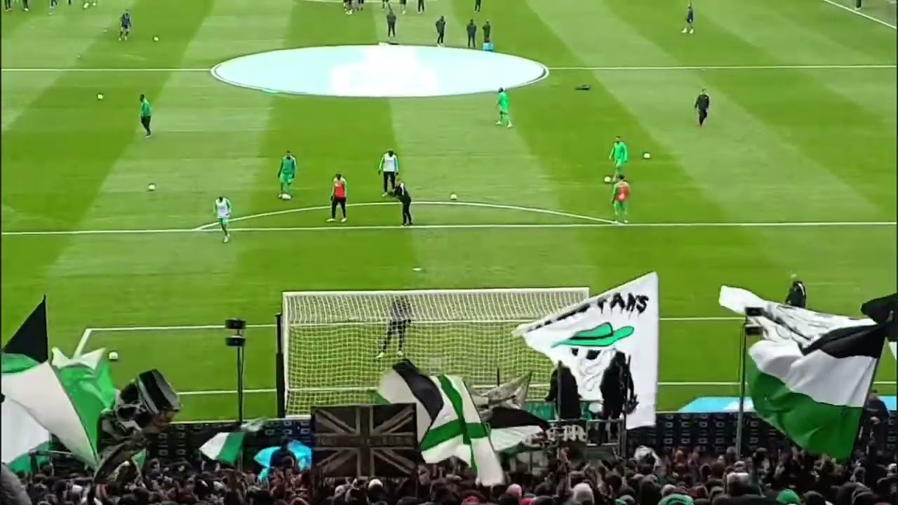 ASSE 2 4 OM : Ambiance d’avant match dans le kop nord à l’échauffement des joueurs