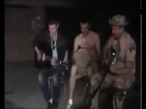 Сектор газа я бычок подниму горький дым. Бычок подниму. Я бычок подниму горький дым слушать. Сектор газа бычок. Песня я бычок подниму горький дым затяну.