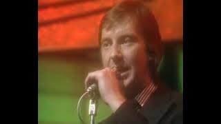 Dr  Feelgood - Milk & Alcohol  (TOTP)  25th January 1979 (Original Broadcast)