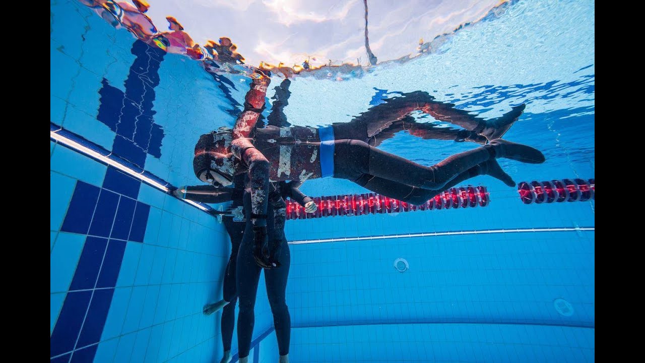 Bí kíp nín thở 24 phút dưới nước của thợ lặn vô địch thế giới