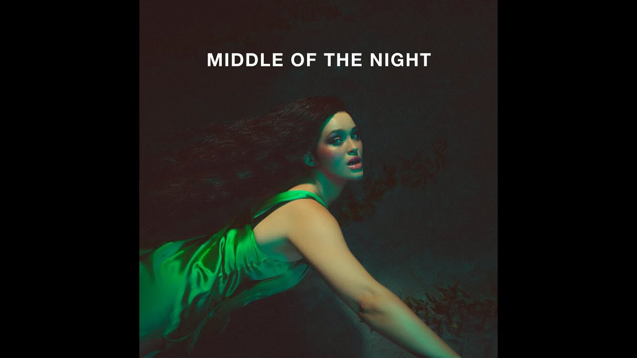 Middle of the night mp3. Middle of the Night. Elley Duhé Middle of the Night. Элли Дуэ Middle of the Night. In the Middle of the Night Elley Duhe.