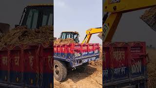 JCB tractor trolley loading