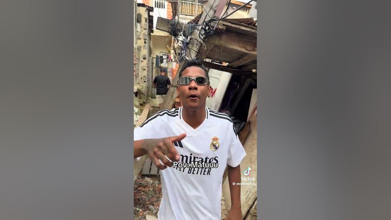 BRAZILIAN GUY SINGING🇧🇷🇧🇷🇧🇷#brazil#brazilsong#street#song#mafu#music#fyp#viral