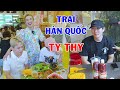 Ty Thy ghẹo Trai đẹp Hàn Quốc, khách đông vỡ trận  - Ty Thy Vlog Gỏi đu đủ