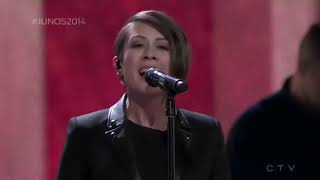 Tegan And Sara Junos Performance 2014