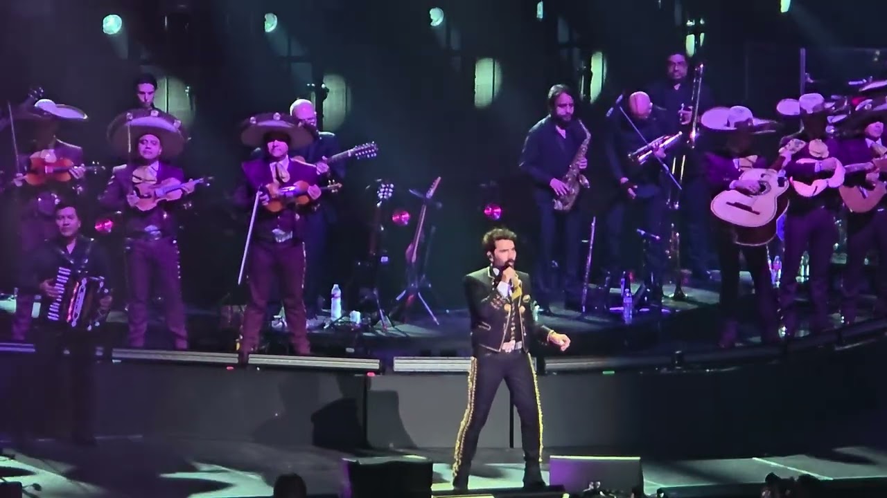 Alejando Fernández  Tour De Rey a Rey 2025 | Houston TX | concierto completo | parte 01