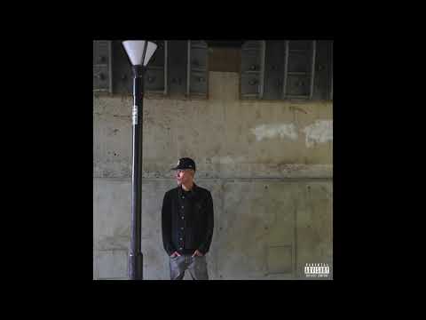 在 YouTube 上觀看「B6lue - King shit  ( Official Audio )」
