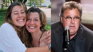 Corrina Gill Cries On Stage Following Amy Grant's Hospitalization