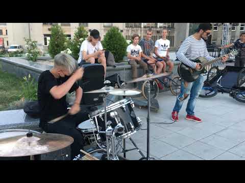 Видео: Баста - Выпускной Drum and guitar Street musicians