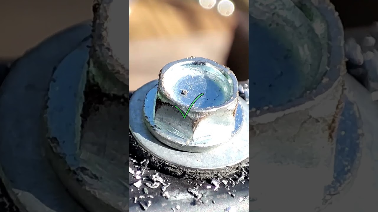 Как использовать кровельный саморез вместо сверла по металлу ?) #shorts