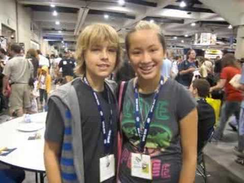 Bella and Cole Sprouse at San Diego Comic Con 08