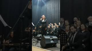 Gide Gide Bir Söğüde Dayandım