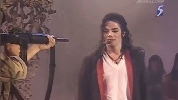 Michael Jackson raising a gun meme