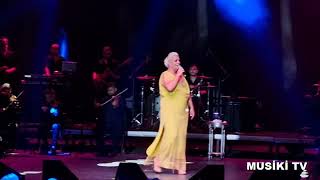 AYTA SÖZERİ - Hangimiz Sevmedik (Müslüm Gürses cover) (Konser/Canlı)