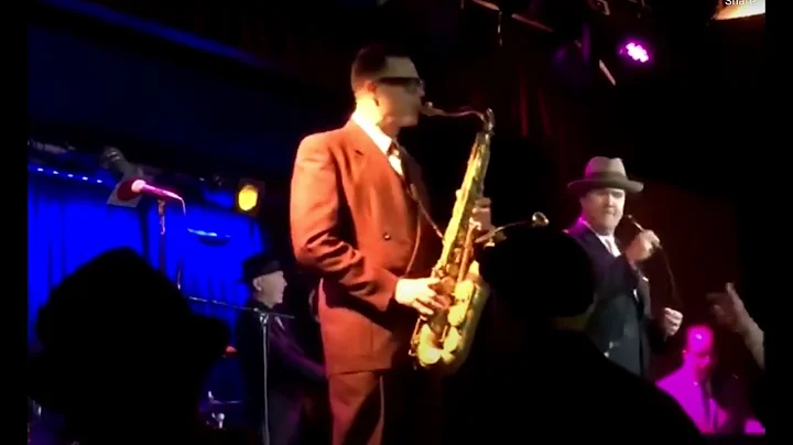 Karl Hunter (Big Bad Voodoo Daddy) tenor solo "Oh ...