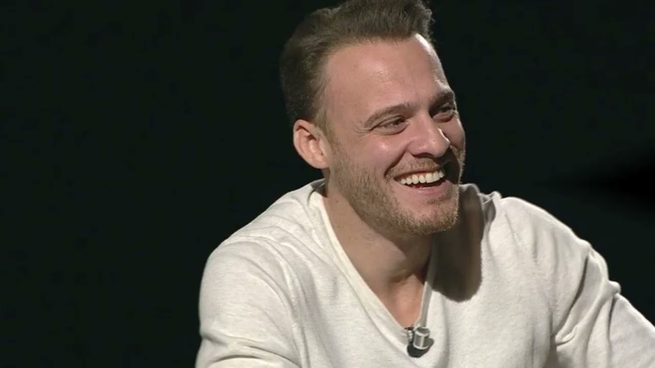 Ханде Эрчел расплакалась из-за своей племянницы Мави во время мероприятия.