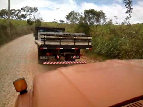 caminhão-mais-forte-do-mundo-parte2-(chevrolet-d-60-puchando-ford-f-600