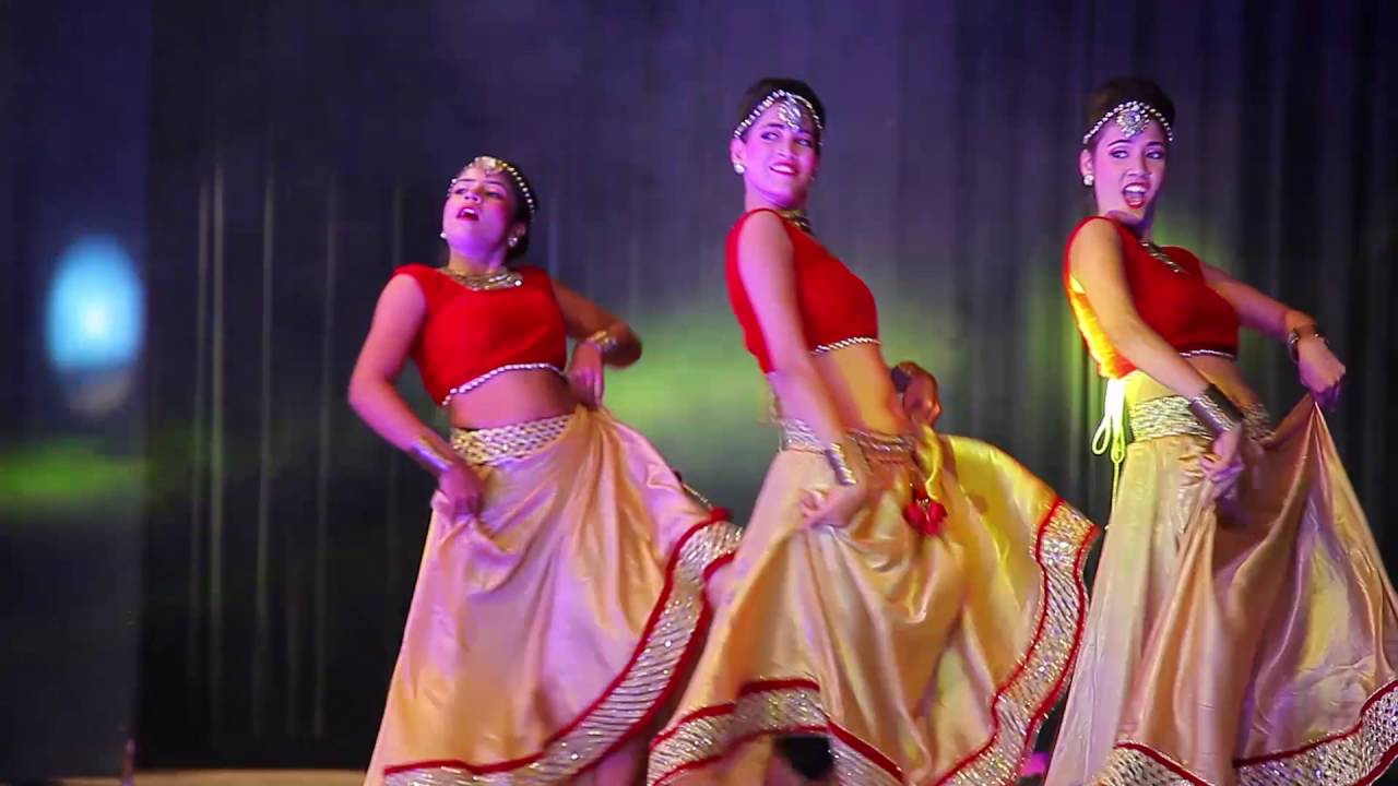 Dance Kabila Troupe/ Bollywood Presentation/ Nagada Sang Dholi Ram leela/ Ghagra